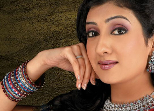 Juhi Parmar Wiki-Biography-Age-Weight-Height-Profile Info.