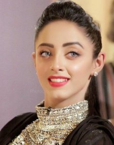 Sanam Chauhdry Wiki-Biography-Age-Height-Weight-Profile-Info.